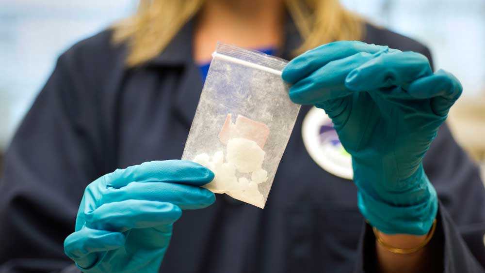 Massachusetts opioid deaths fall below 1,000 for first year since 2013