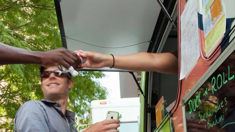 Boston Plans Late-Night Food Truck Program To Boost Nighttime Economy
