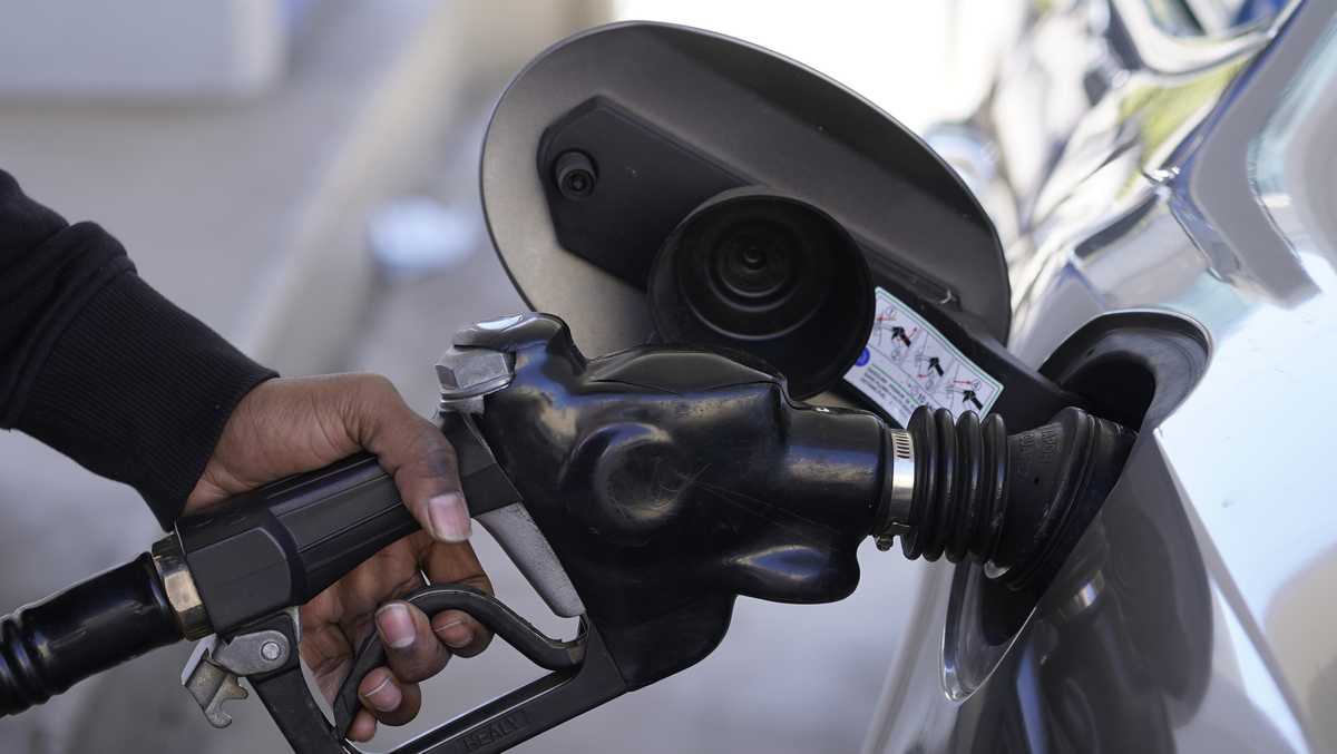 Massachusetts secretary of state calls for gas price gouging investigation