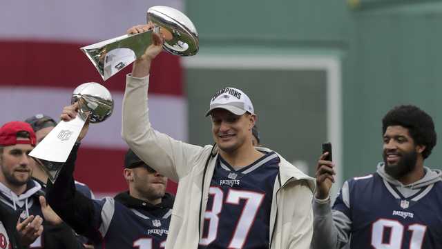 THE VINGE LOMBARDI TROPHY IS AWARDED EACH YEAR TO THE WINNING TEAM