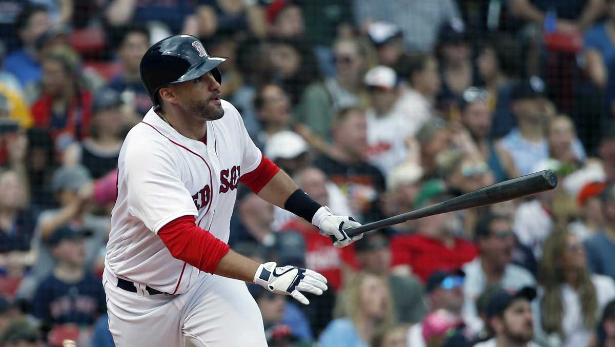 J.D. Martinez not opting out of rest of $110 million Red Sox deal