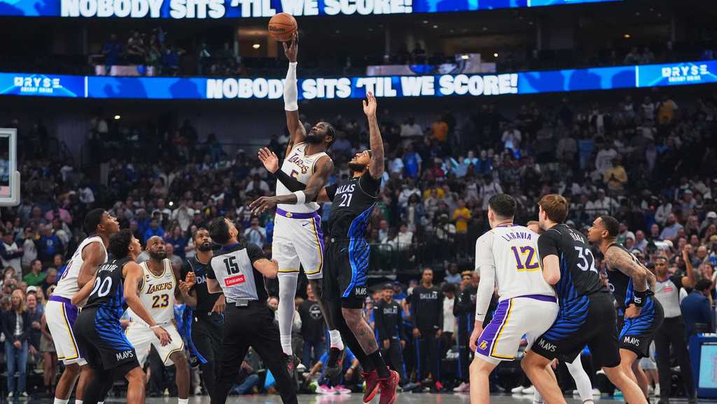 NBA referee stirring up internet after wearing Shai 001s during game