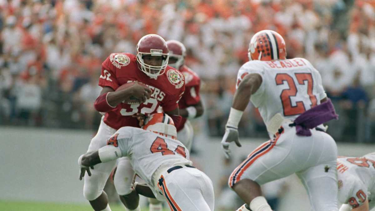 Former Oklahoma running back Mike Gaddis dies at age 50