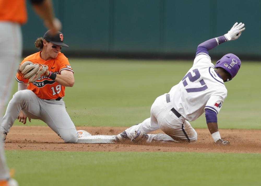 Brown Leads TCU Past Oklahoma State 10-7 In Big 12 Title Game