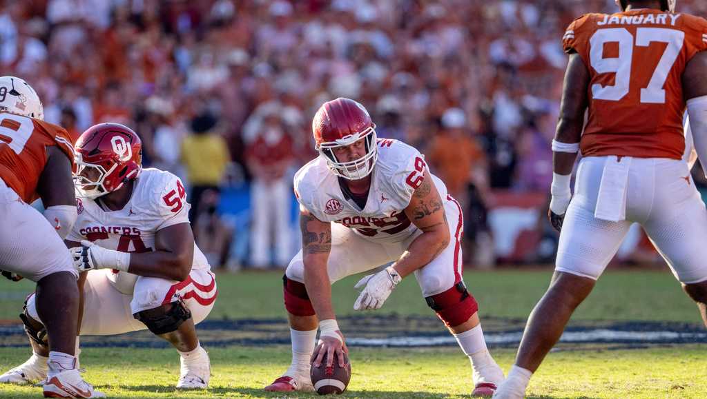 Which OU and Alabama players are listed on the College Football Playoff availability report?