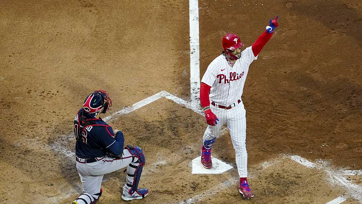 Phillies take Game 3 of NLDS