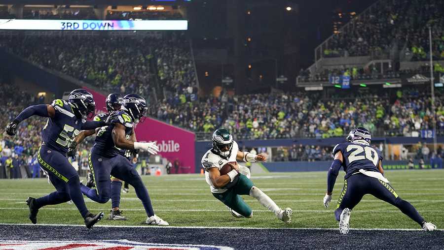 Drew Lock's late heroics rally Seahawks to 20-17 victory over reeling  Eagles, NFL