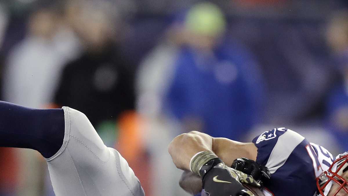 Patriots' Rob Gronkowski has punctured lung according to one report