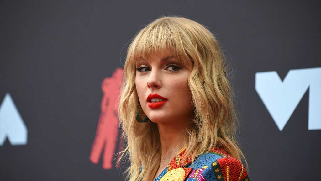 Taylor Swift's Gillette concert creates Commuter Rail ticket rush