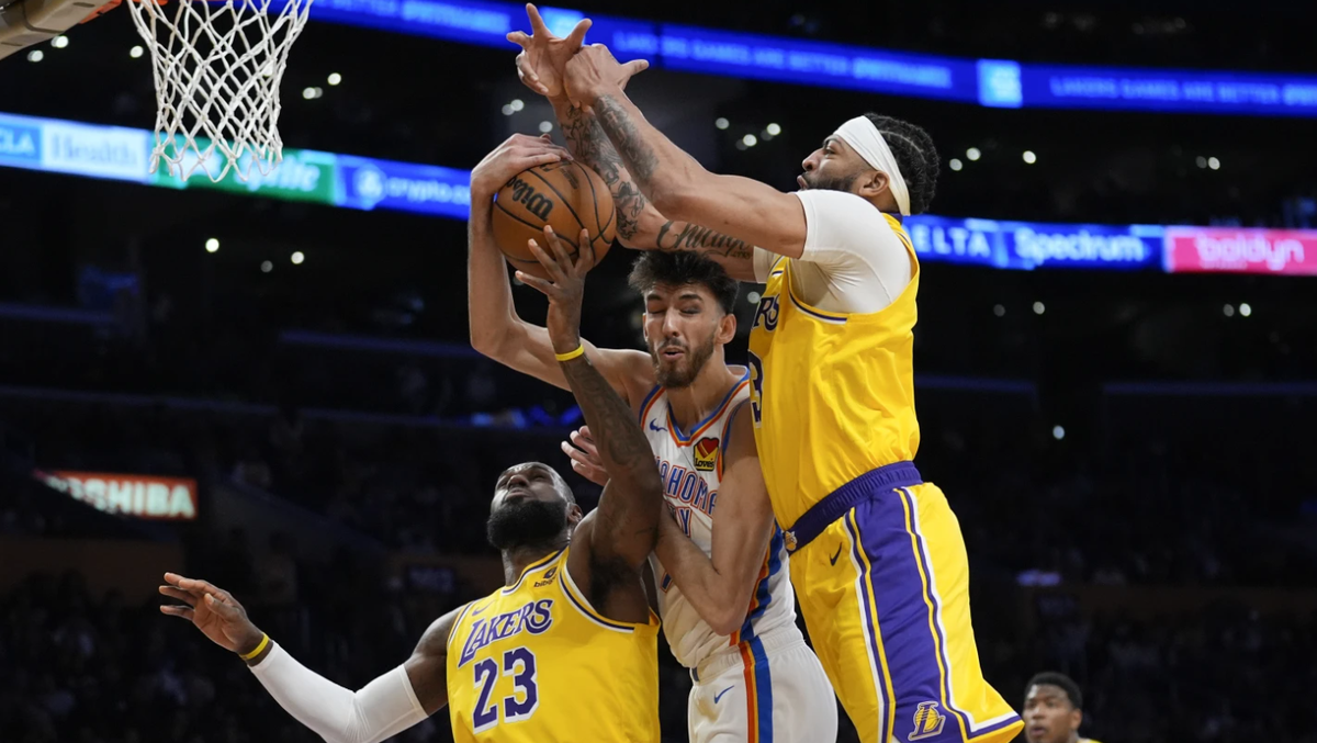 D'Angelo Russell scores 26 points, leads surging Lakers past Thunder