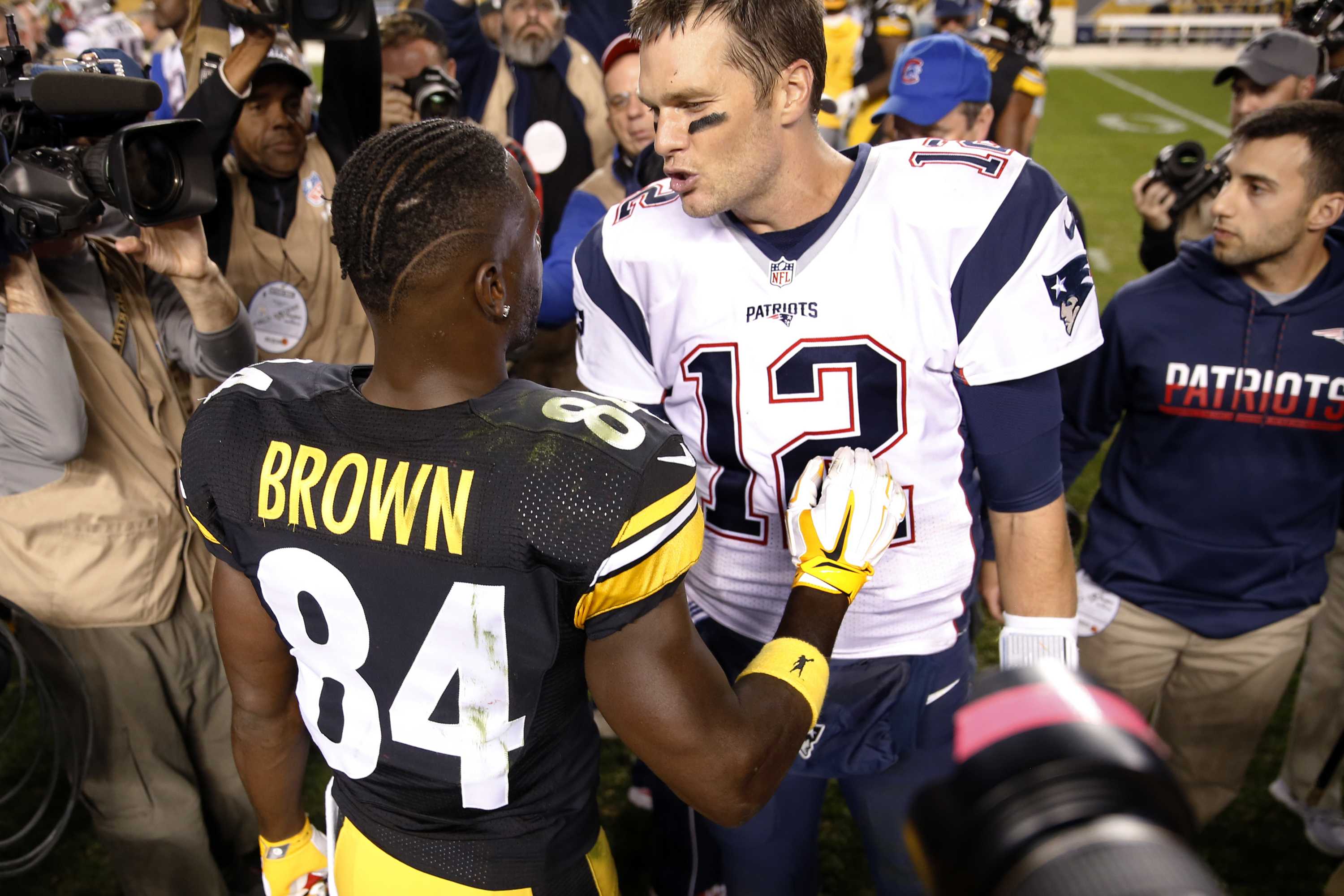 NFL News: New England Patriots Sign Wide Receiver Antonio Brown