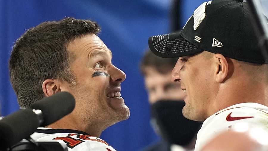 Tom Brady, Rob Gronkowski look more like their old selves against  shorthanded Denver - The Boston Globe