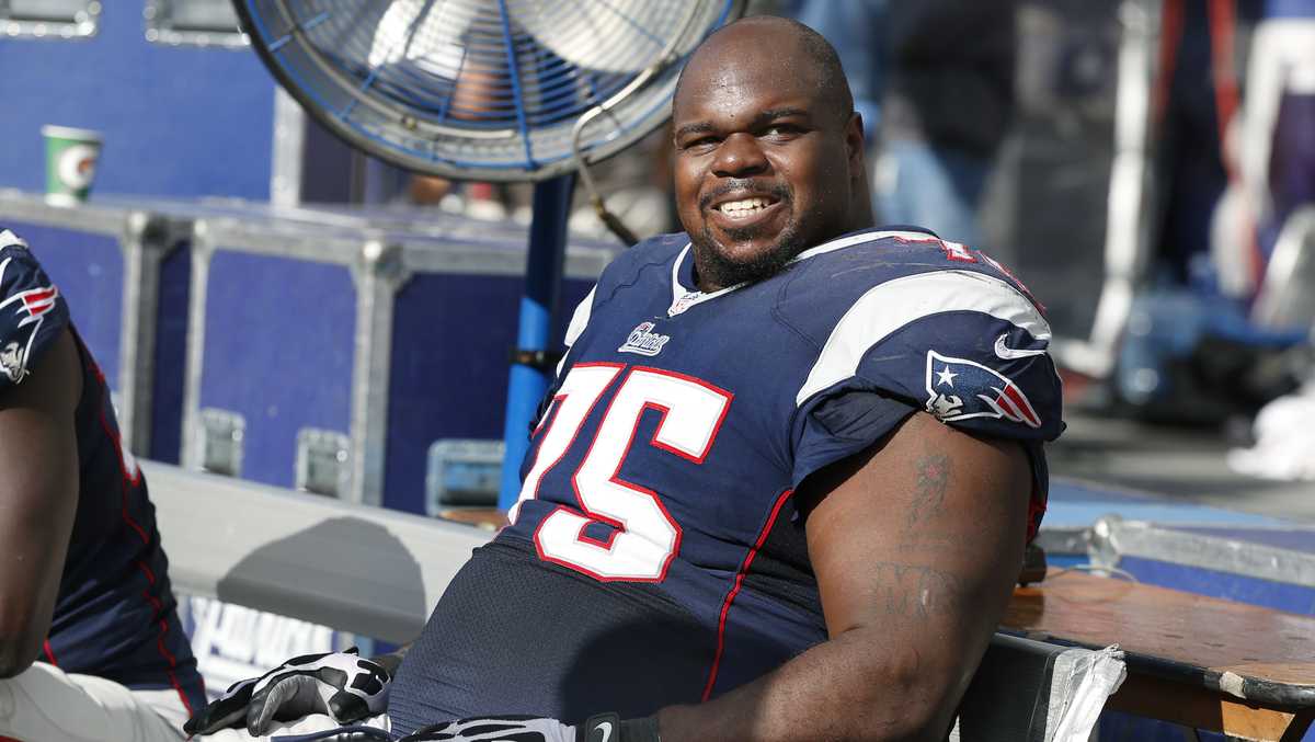 Oct. 16, 2011 - Foxborough, Massachusetts, U.S - New England Patriots NT Vince  Wilfork (75) in his 3 point stance. The New England Patriots defeat the  Dallas Cowboys 20 - 16 at