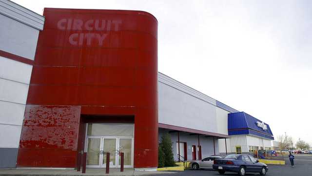 The California man who hid for 6 months in a secret room inside Circuit City - Vimarsana News