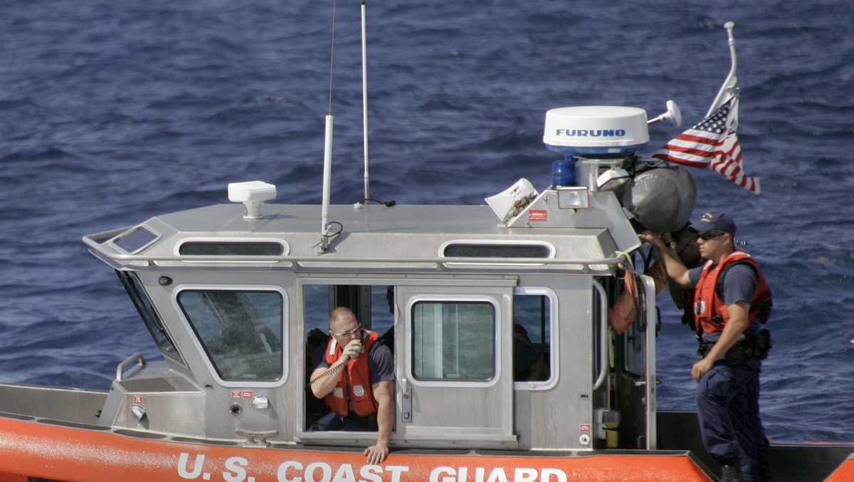 Plane crashes 80 miles off Melbourne; U.S. Coast Guard says 10 people rescued