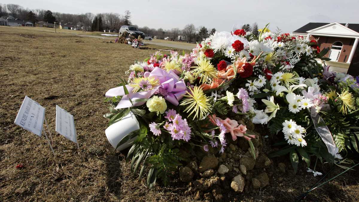 Alabama man convicted of littering for decorating fiancée's grave