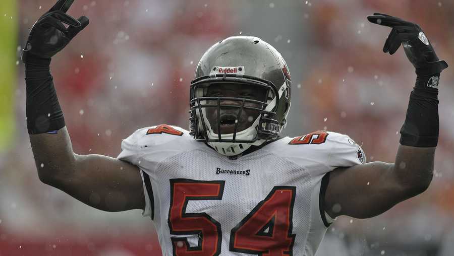 Tampa Bay Buccaneers linebacker Geno Hayes (54) against the Cleveland Browns during an NFL football game Sunday, Sept. 12, 2010, in Tampa, Fla. (AP Photo/Chris O'Meara)