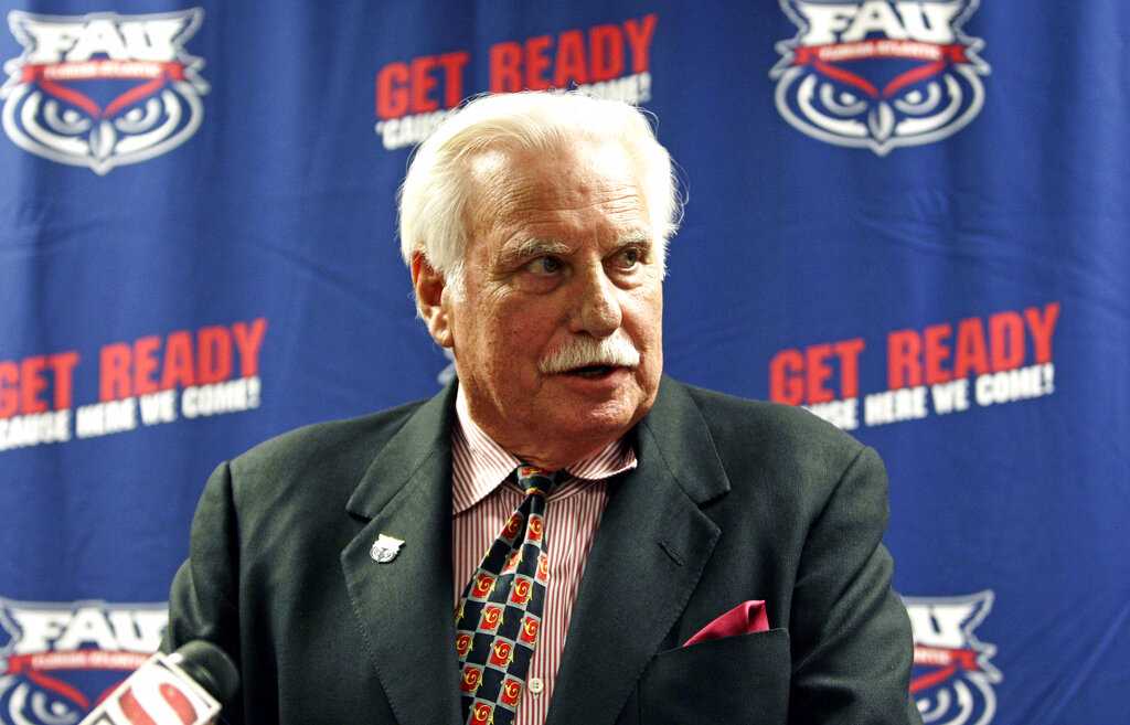 Howard Schnellenberger, Former Coach At The University Of Miami, Has Died