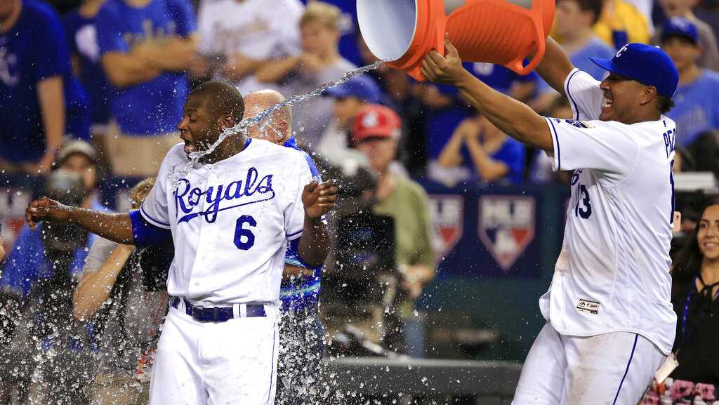 Former All-Star Lorenzo Cain inks one-day contract to retire with