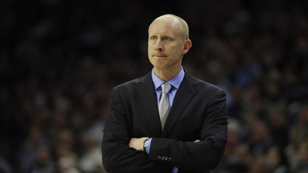 Former Xavier coach Chris Mack officially named head coach at Charleston