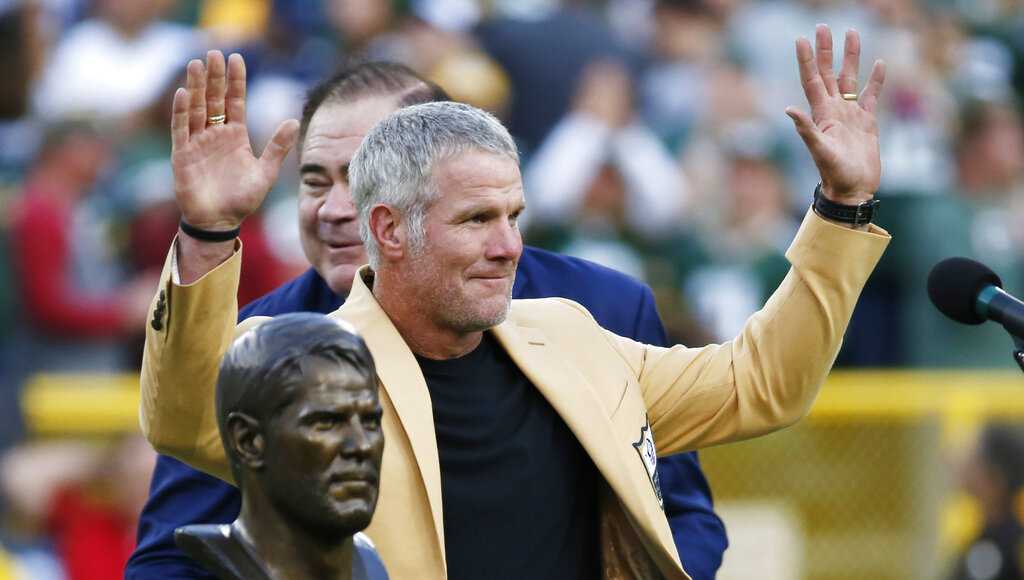 Trump to host rally with Brett Favre in Green Bay