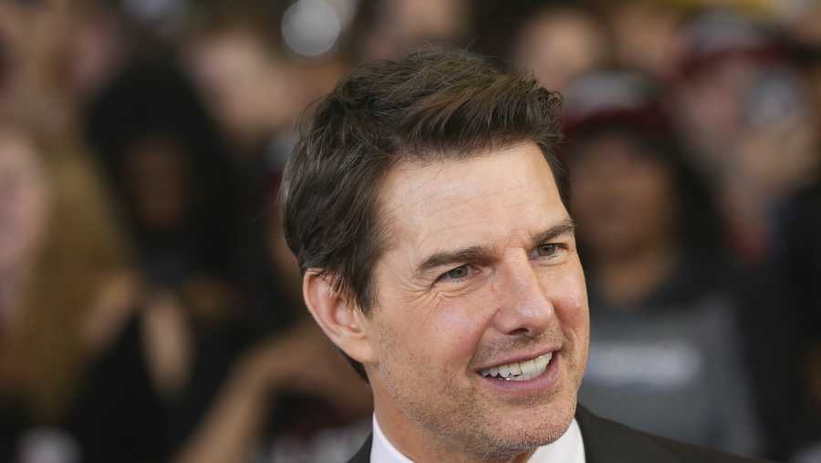 Tom Cruise lauds Ohio State marching band's Top Gun tribute
