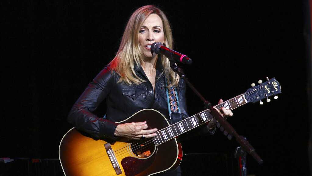 Sheryl Crow to headline at Omaha's Memorial Park concert