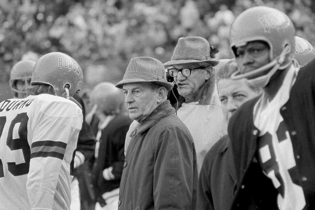 Ken Anderson officially inducted into Bengals inaugural Ring of Honor class  - Augustana College Athletics