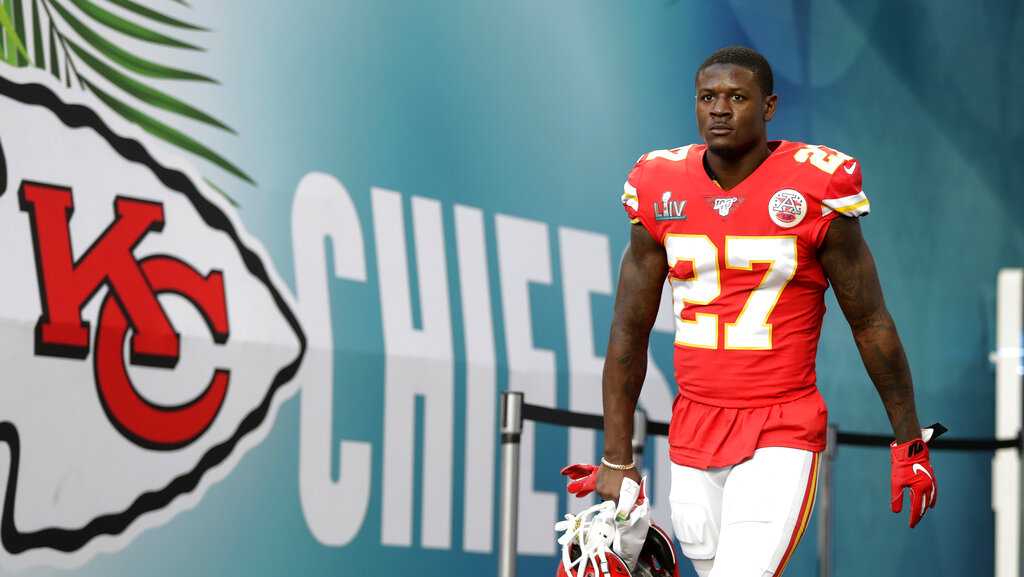 Falcons trade for Chiefs CB Rashad Fenton, per report