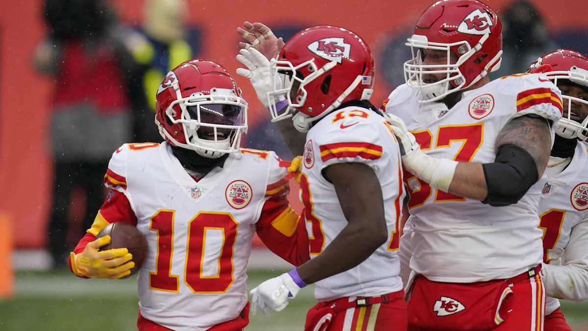 Chiefs Safety Daniel Sorensen Returns Interception For TD Against Broncos