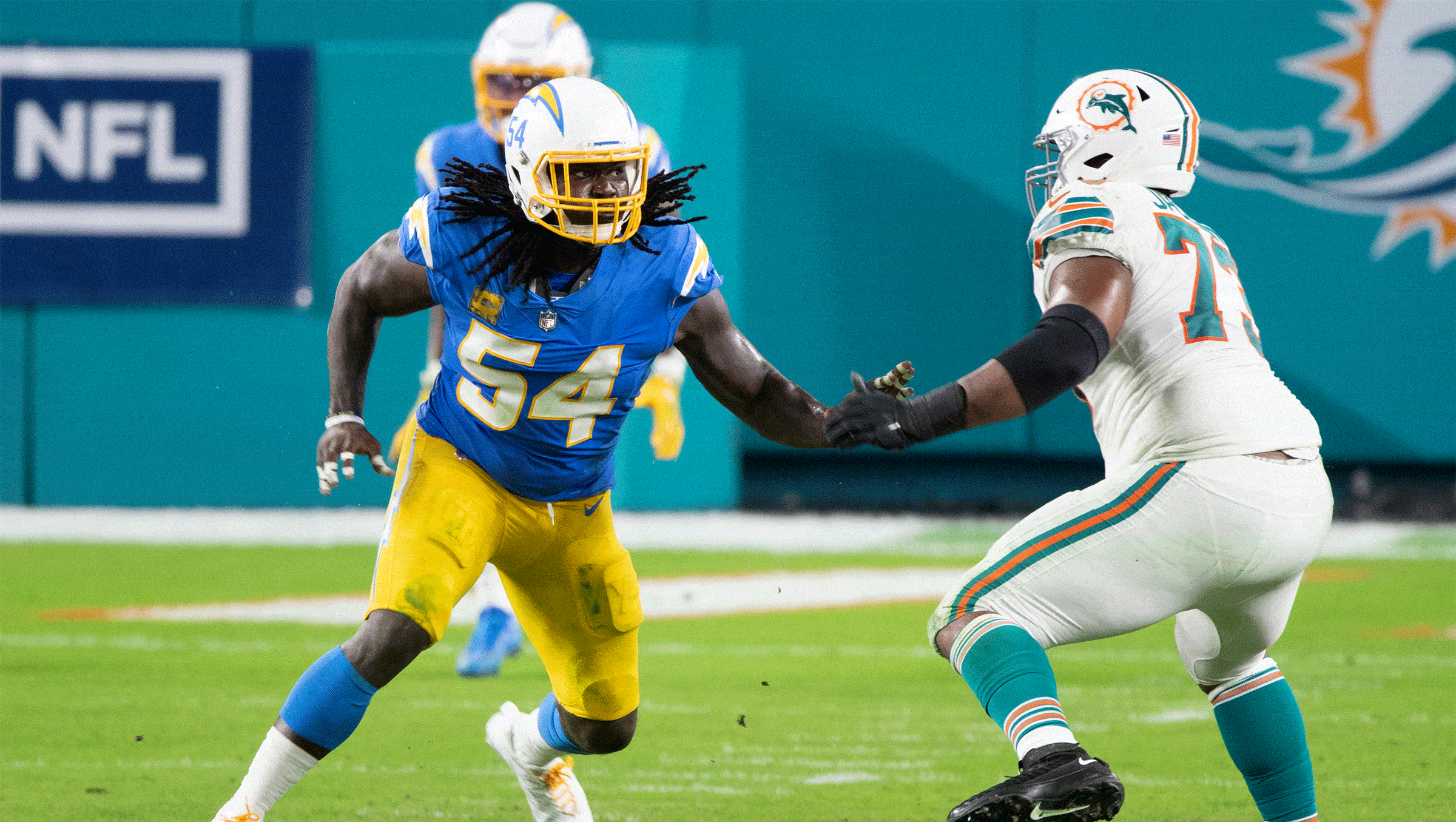 Steelers sign LB Melvin Ingram, T Chaz Green to 1-year deals