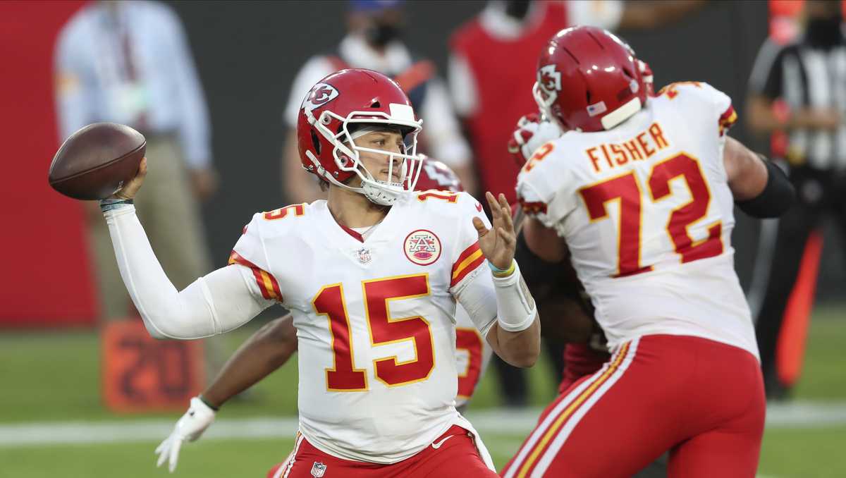 Mahomes, Hill have huge day, Chiefs hold off Bucs 27-24