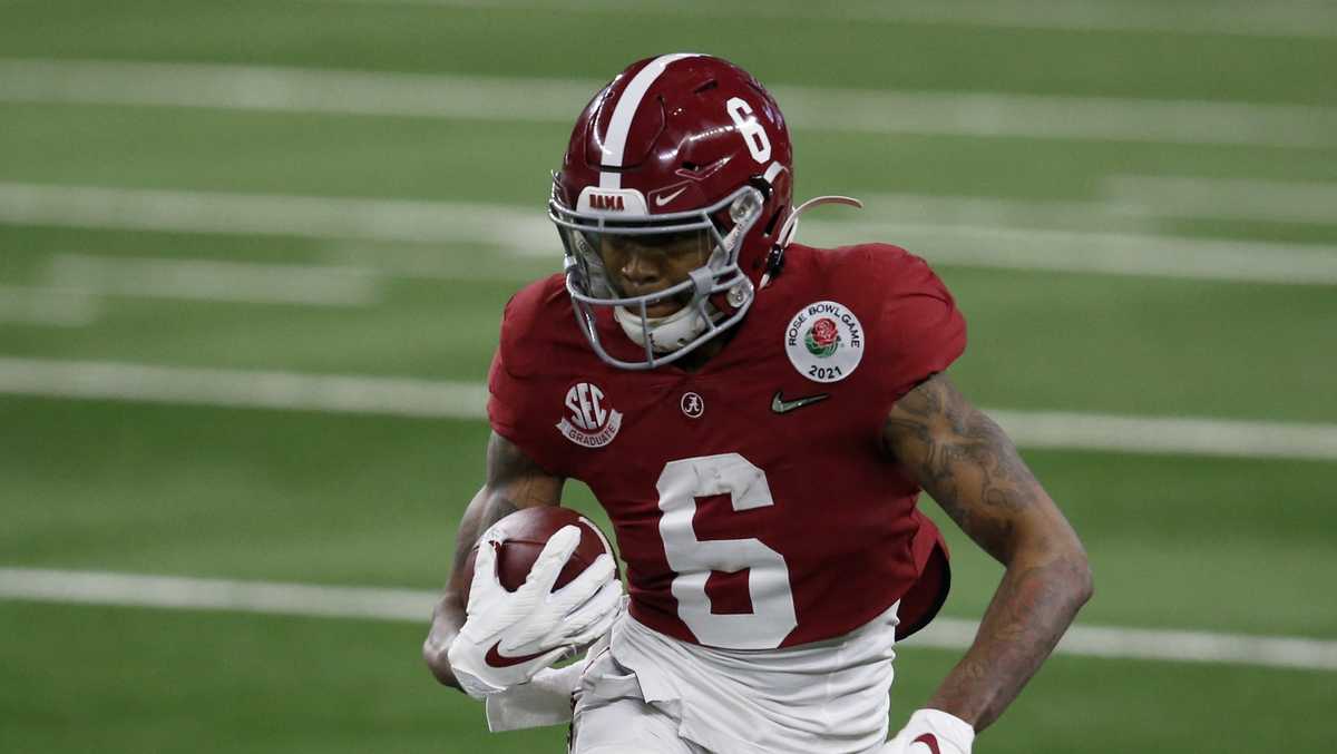 Alabama Wide Receiver DeVonta Smith Wins the Heisman Trophy - The