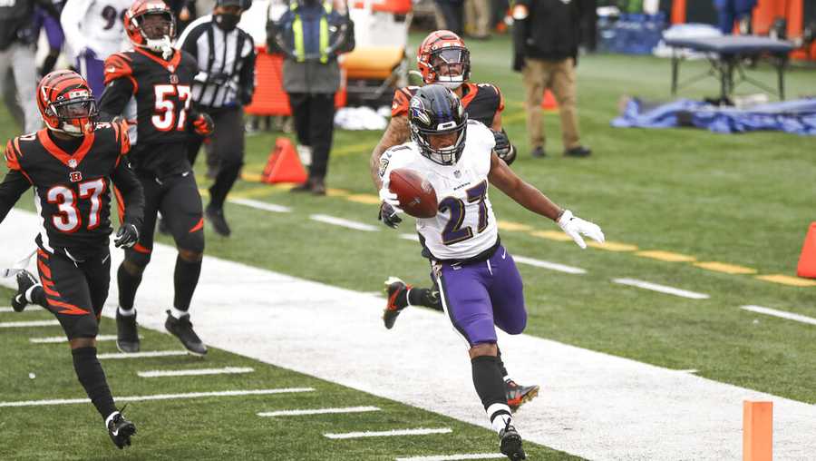 Ravens secure win by holding, taking safety on final play vs. Bengals