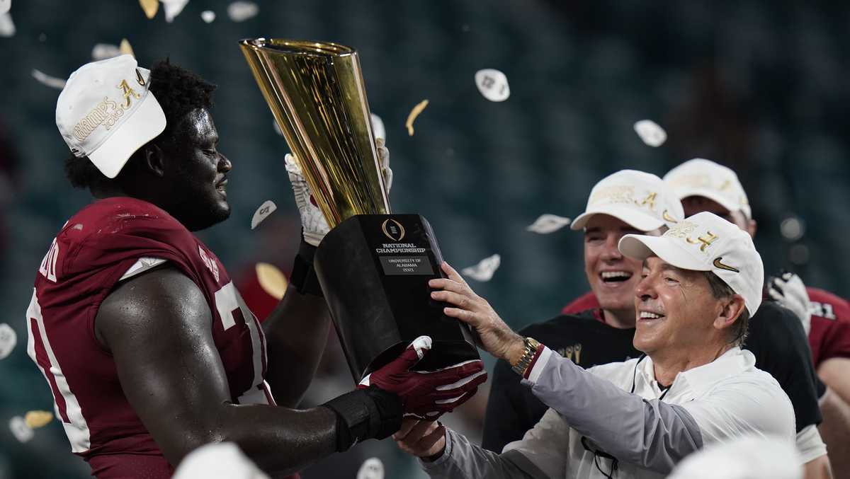 Alabama defeats Ohio State 52-24 in CFP National Championship Game