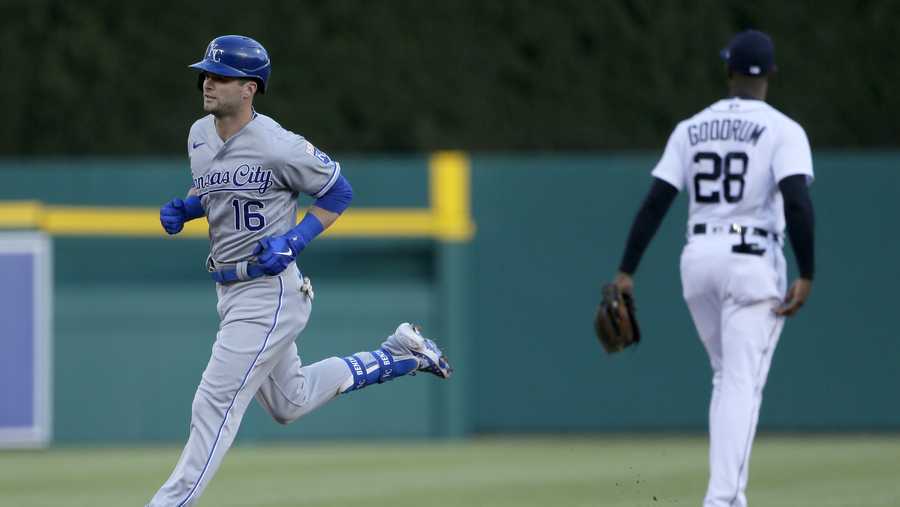 Andrew Benintendi leads Royals with 2 hits, 3 RBIs