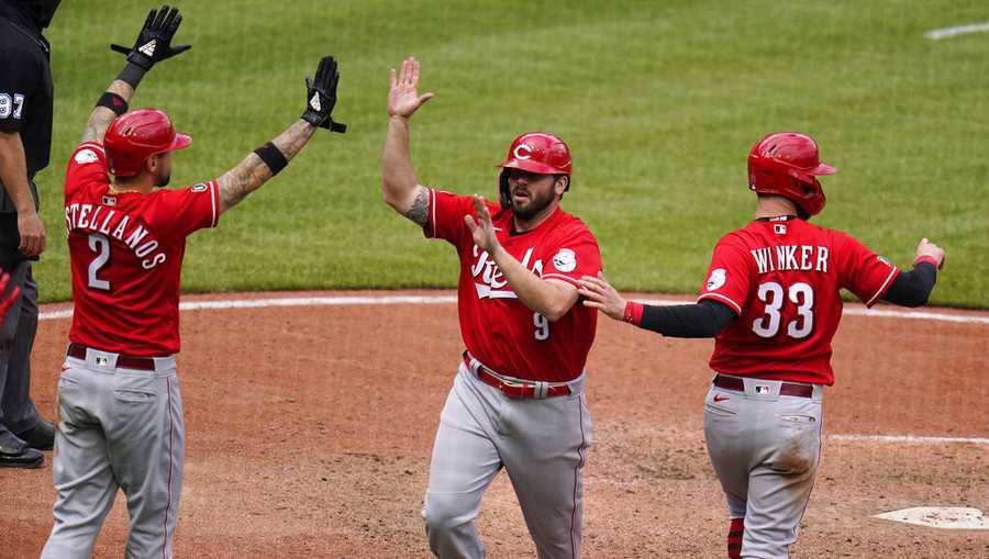 Mike Moustakas speaks about his 2-home-run game in Pittsburgh, as