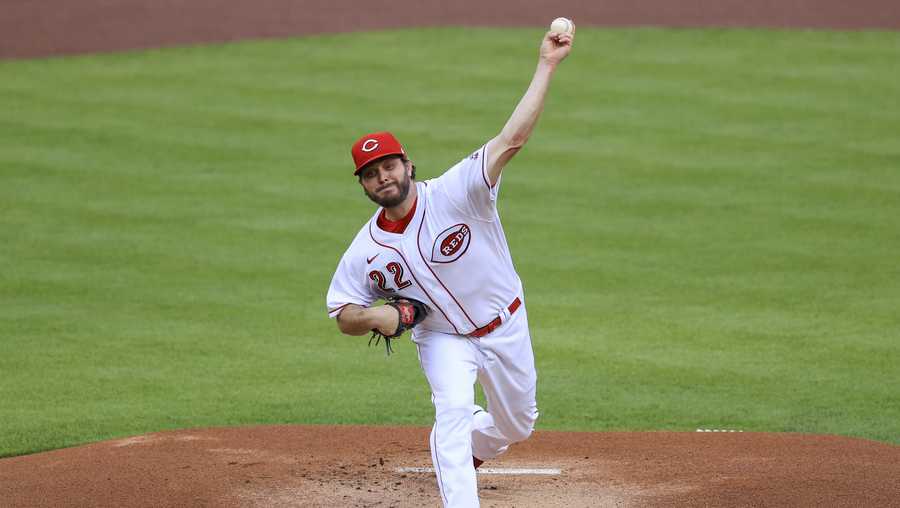 Reds' Miley throws season's 4th no-hitter