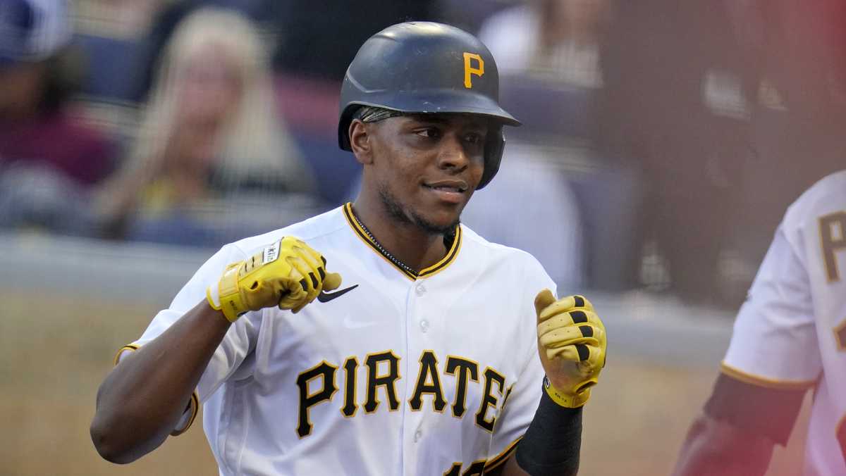 Oops! Pirates' Hayes loses homer after missing first base – KGET 17