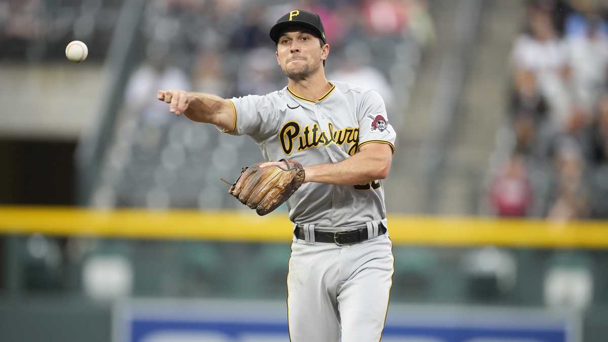 Pirates hold flash sale in honor of second baseman Adam Frazier
