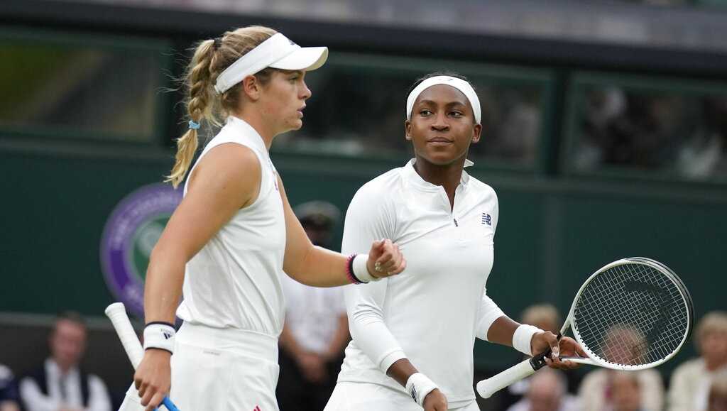 Coco Gauff, Caty McNally playing doubles in Cincinnati's Western