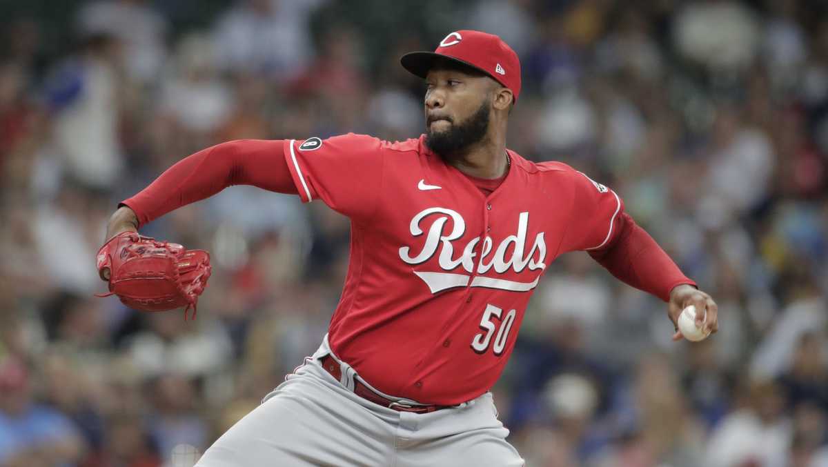 Cincinnati Reds' Amir Garrett welcomes baby girl