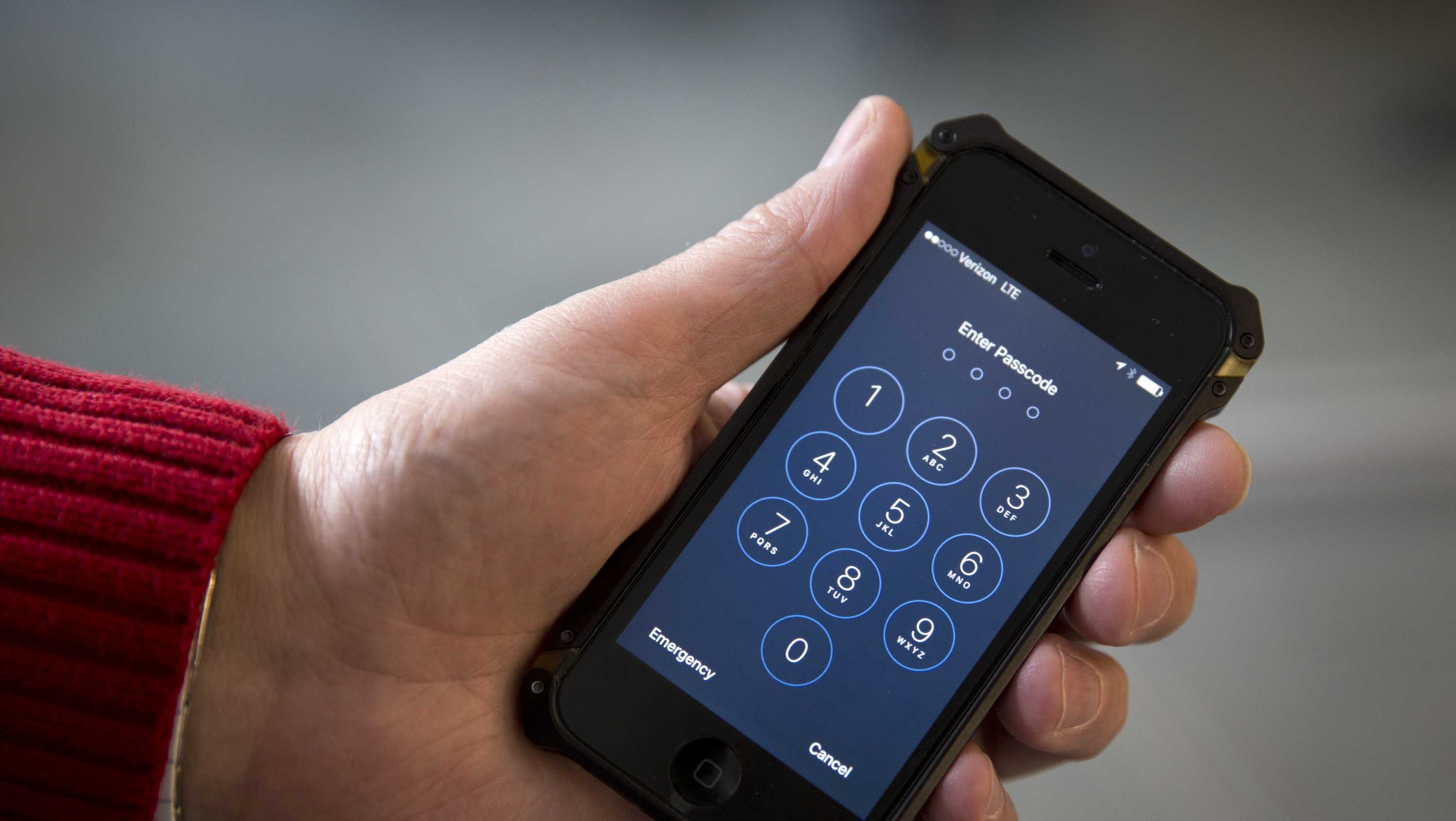One simple step can thwart top phone hackers, experts say - Vimarsana News