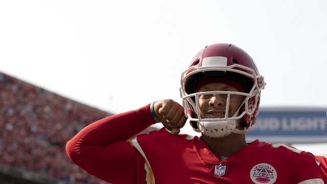 Mahomes dazzles as Chiefs rally for 33-29 win over Browns