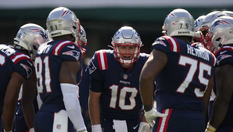 Patriots QB Mac Jones throws first NFL touchdown in season opener