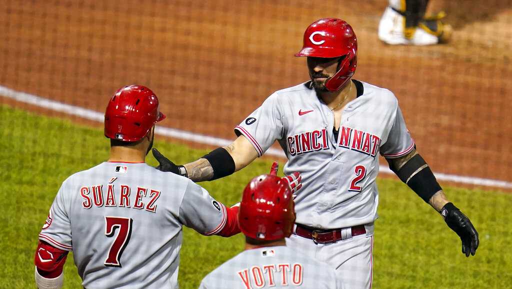 What Kyle Farmer does after Eugenio Suarez moved to Reds shortstop