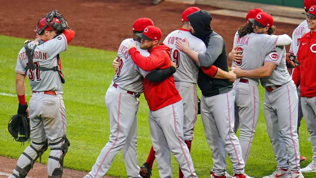 Catching Wade Miley's no-hitter is the coolest thing Tucker Barnhart's ever  done