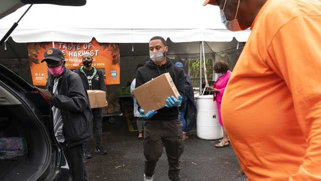Millions are still in need, even as fewer Americans turn to food banks - Vimarsana News