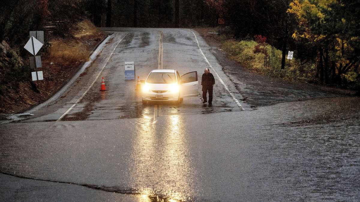 PHOTOS: West Coast getting walloped by heavy winds, torrential rain and ...