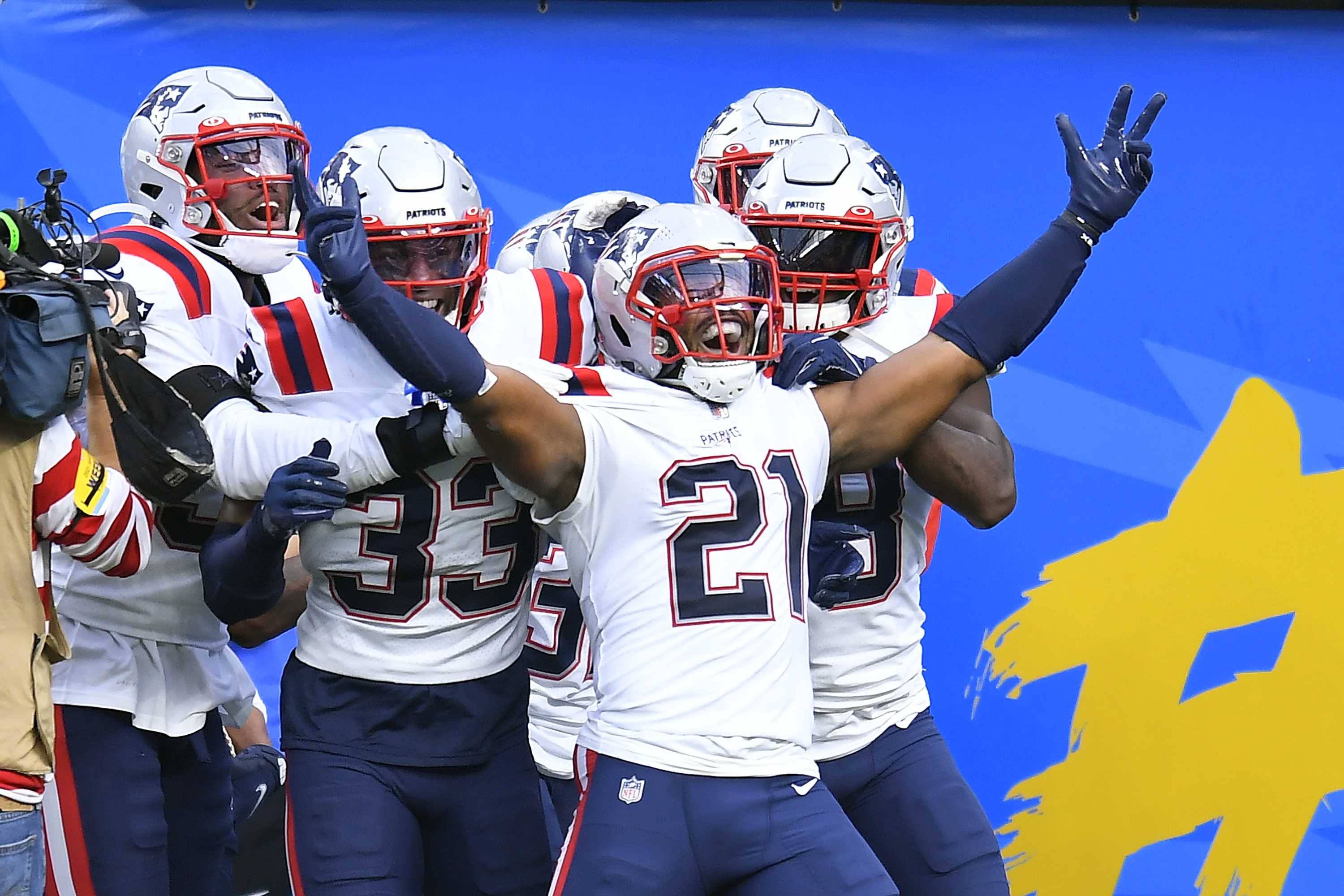 Pats shut down Darnold, Panthers, cruise to 24-6 victory